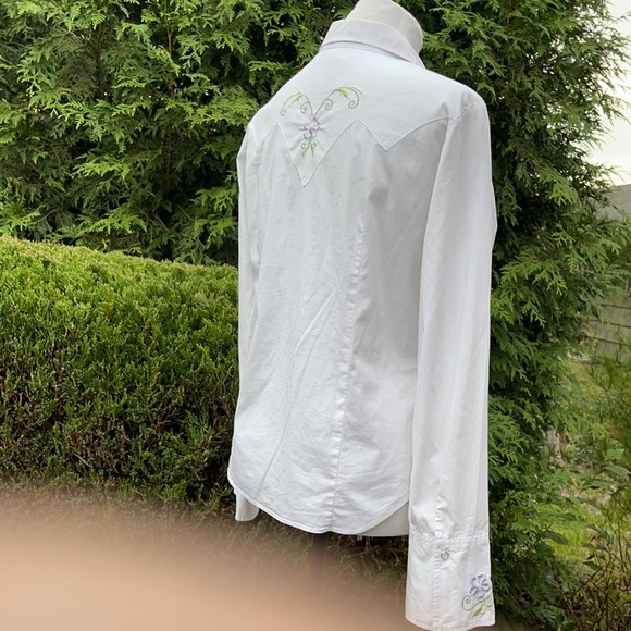 Roper Western Style White Blouse with Flowery Embroidery - Picture 3 of 9